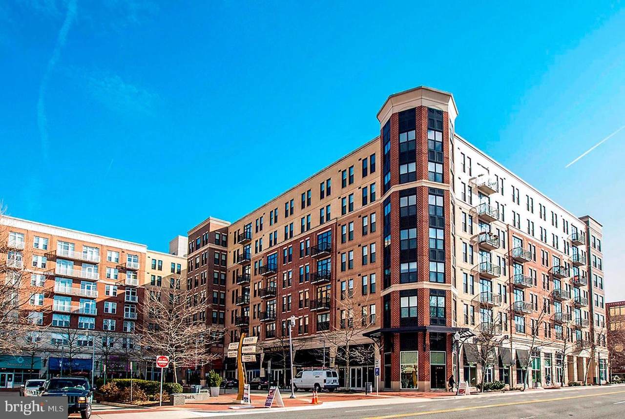 444 Broad Street - Photo 1