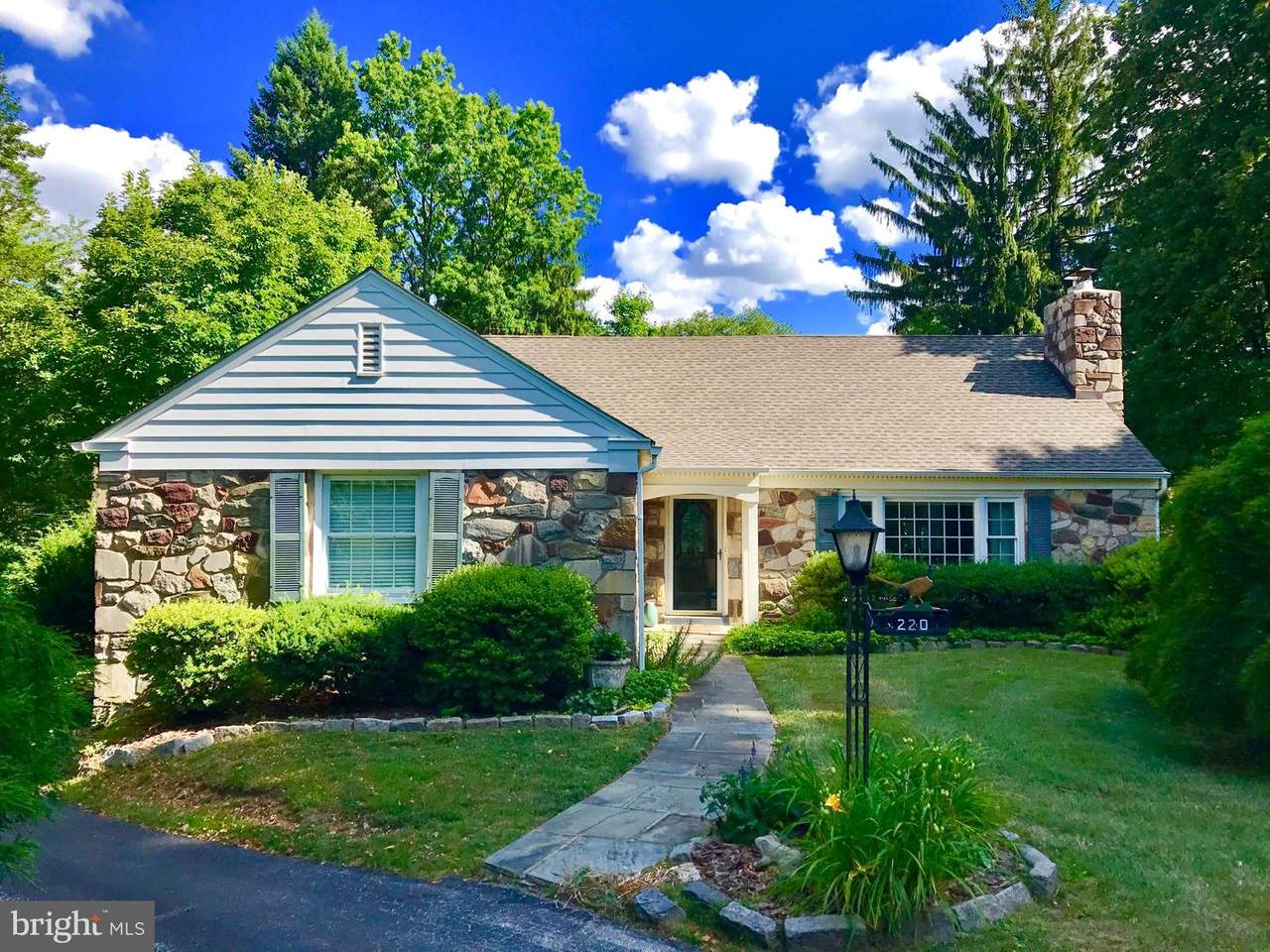 220 Welsh Terrace - Photo 1
