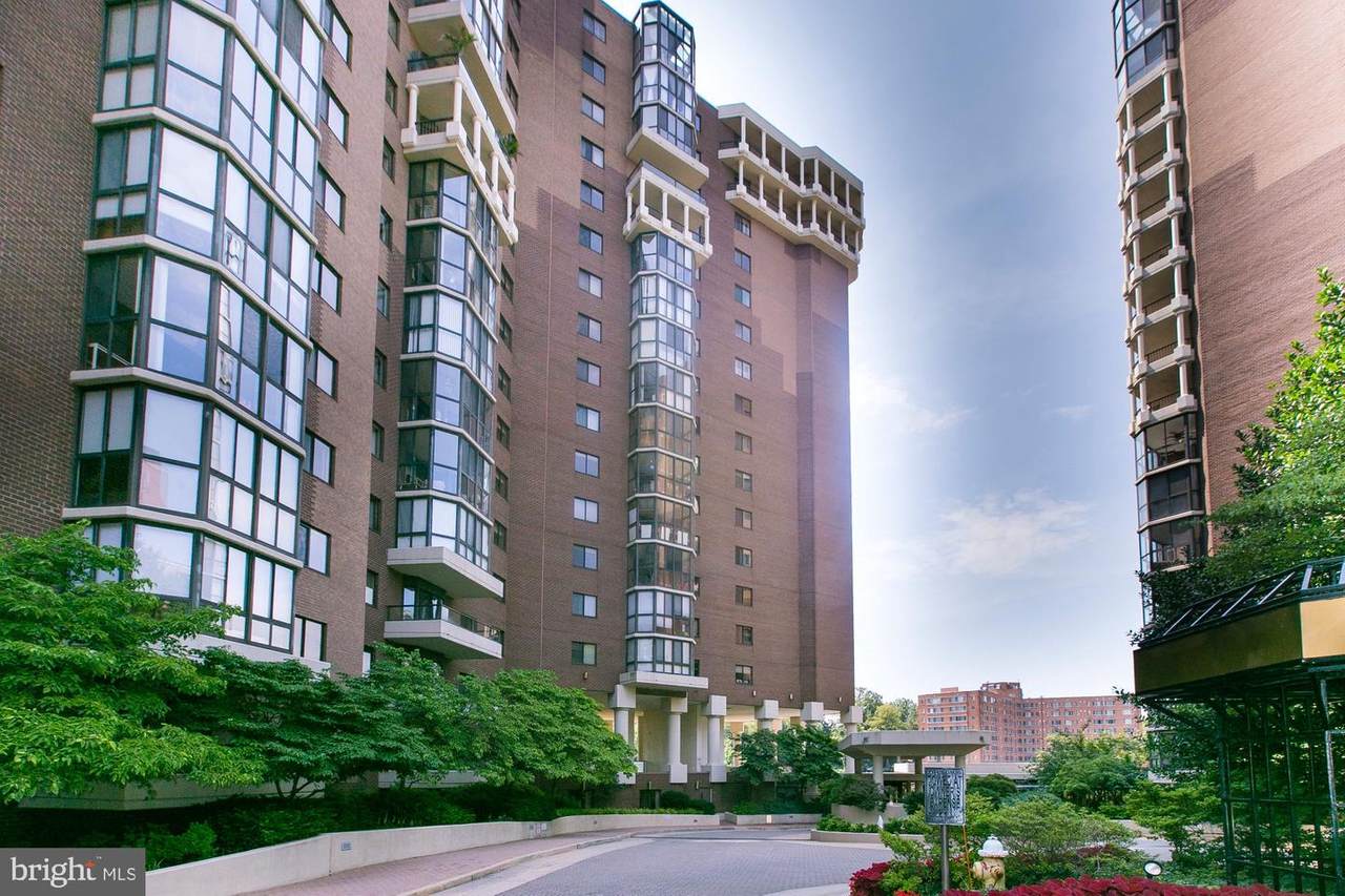 1600 Oak Street - Photo 1