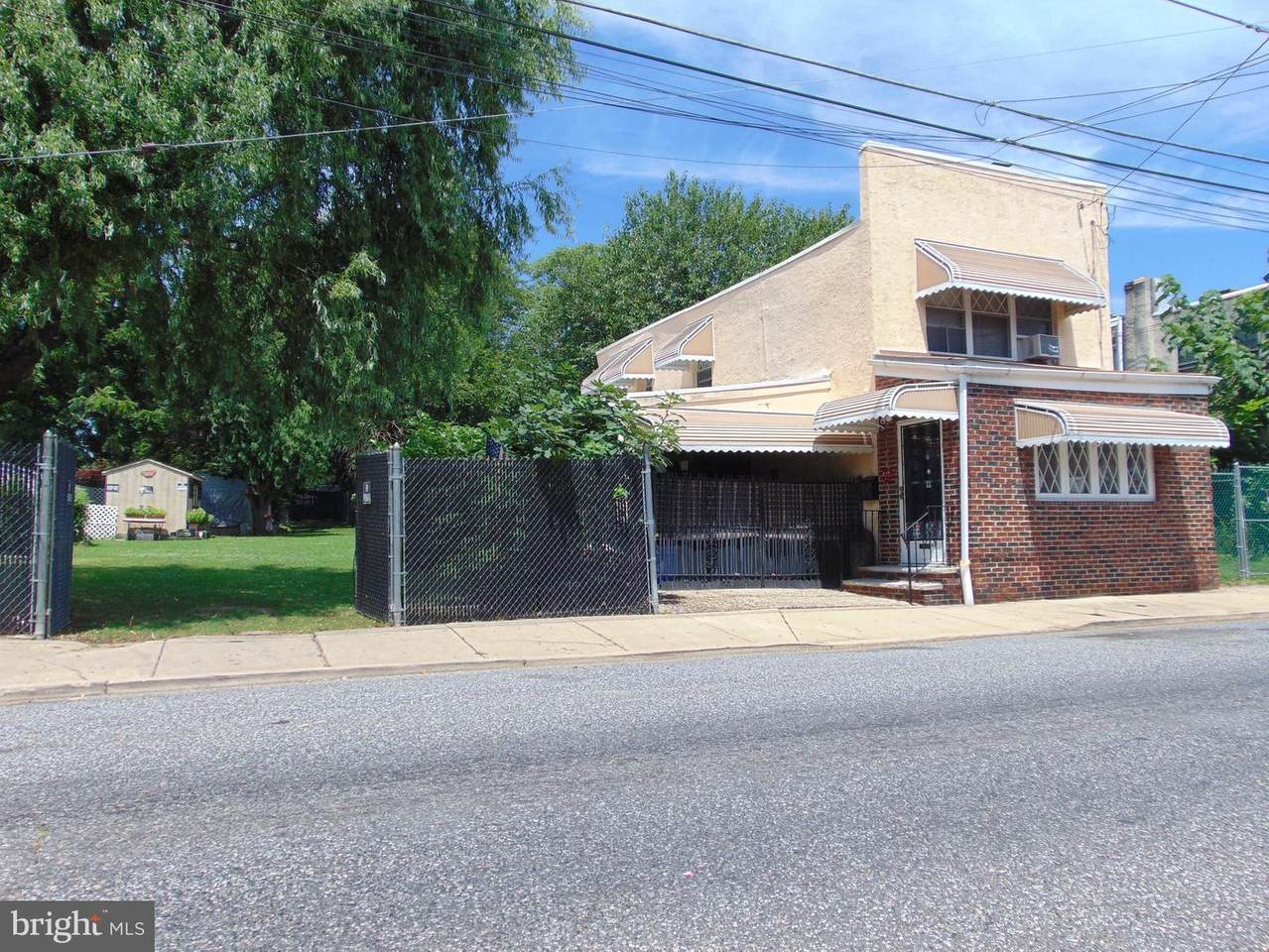 4678-82-80 Tackawanna Street - Photo 1