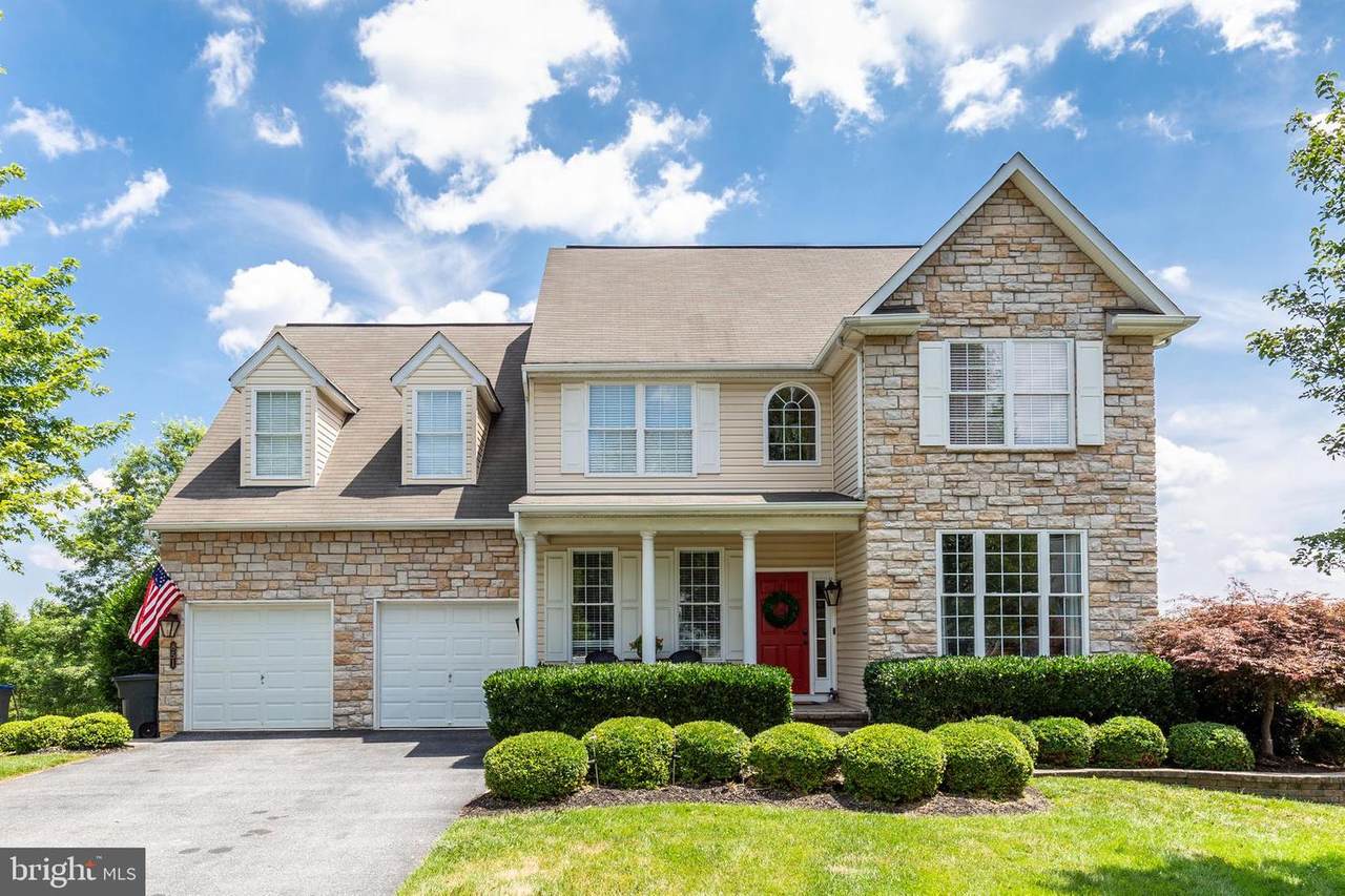 851 Wellesley Court - Photo 1