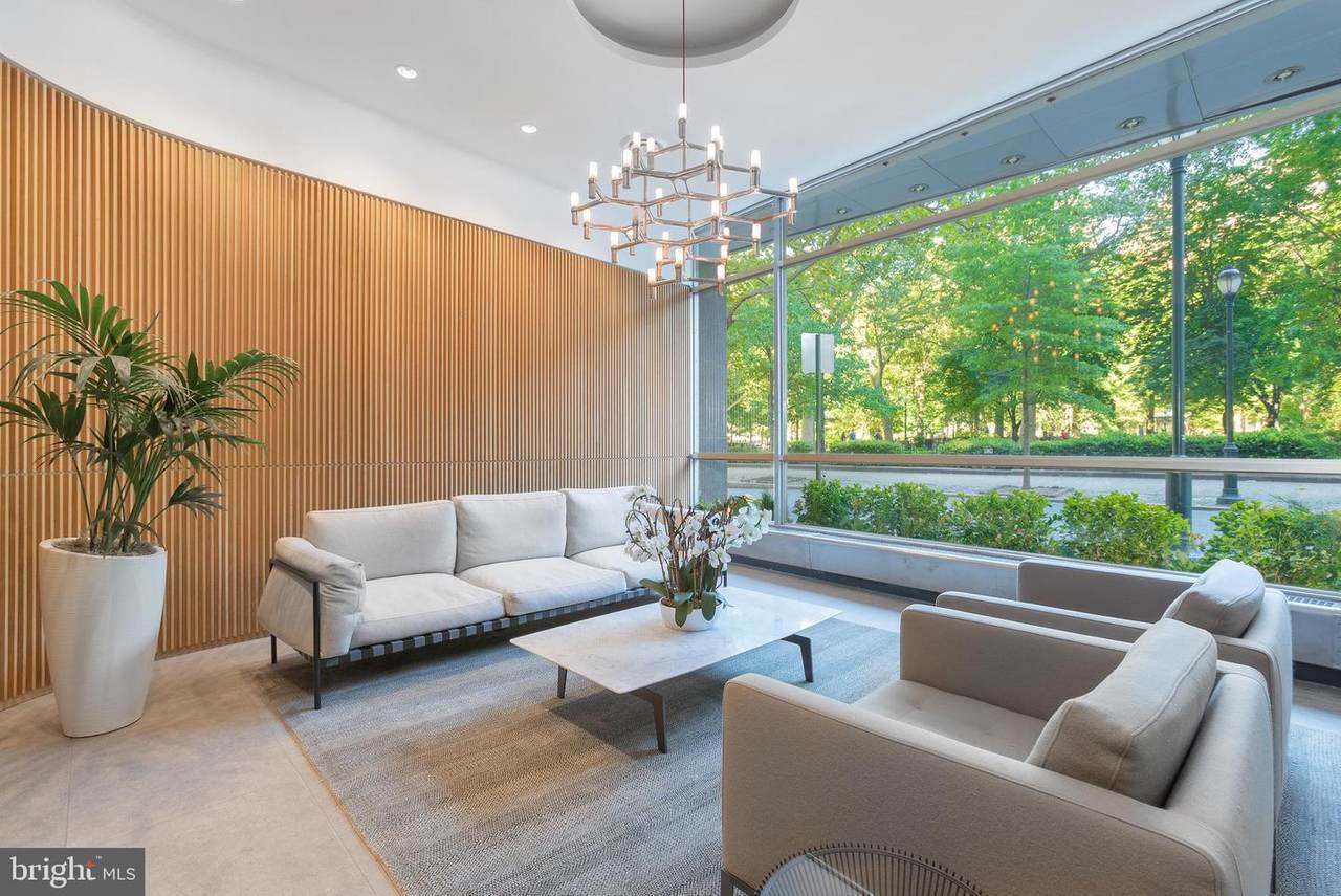 220 Rittenhouse Square - Photo 1