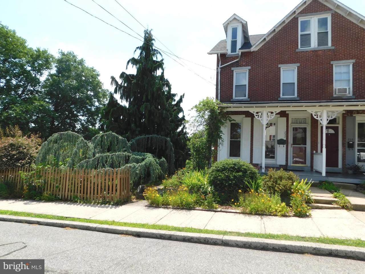 252 Chestnut Street - Photo 1