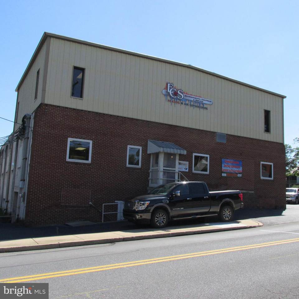 31 Spruce Street - Photo 1