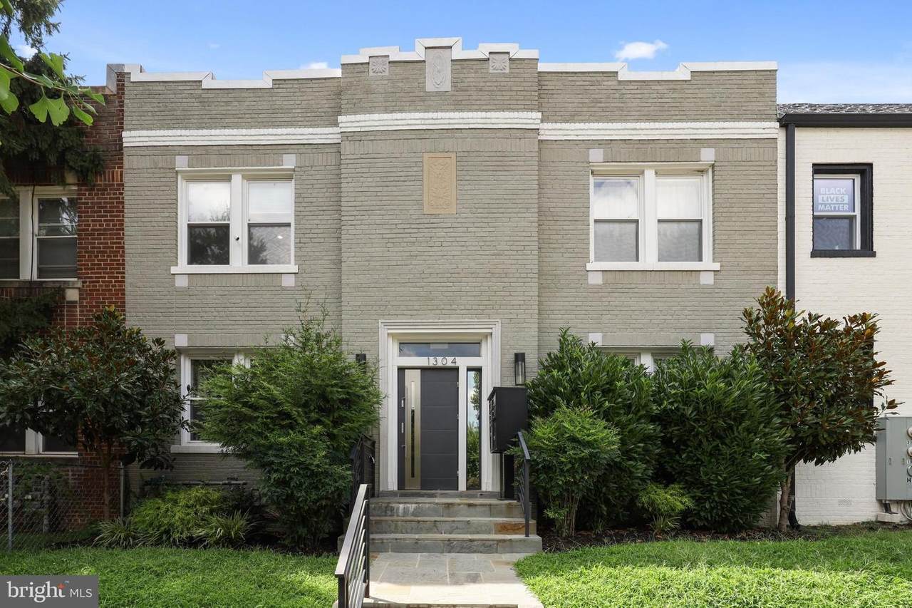 1304 Holbrook Street - Photo 1