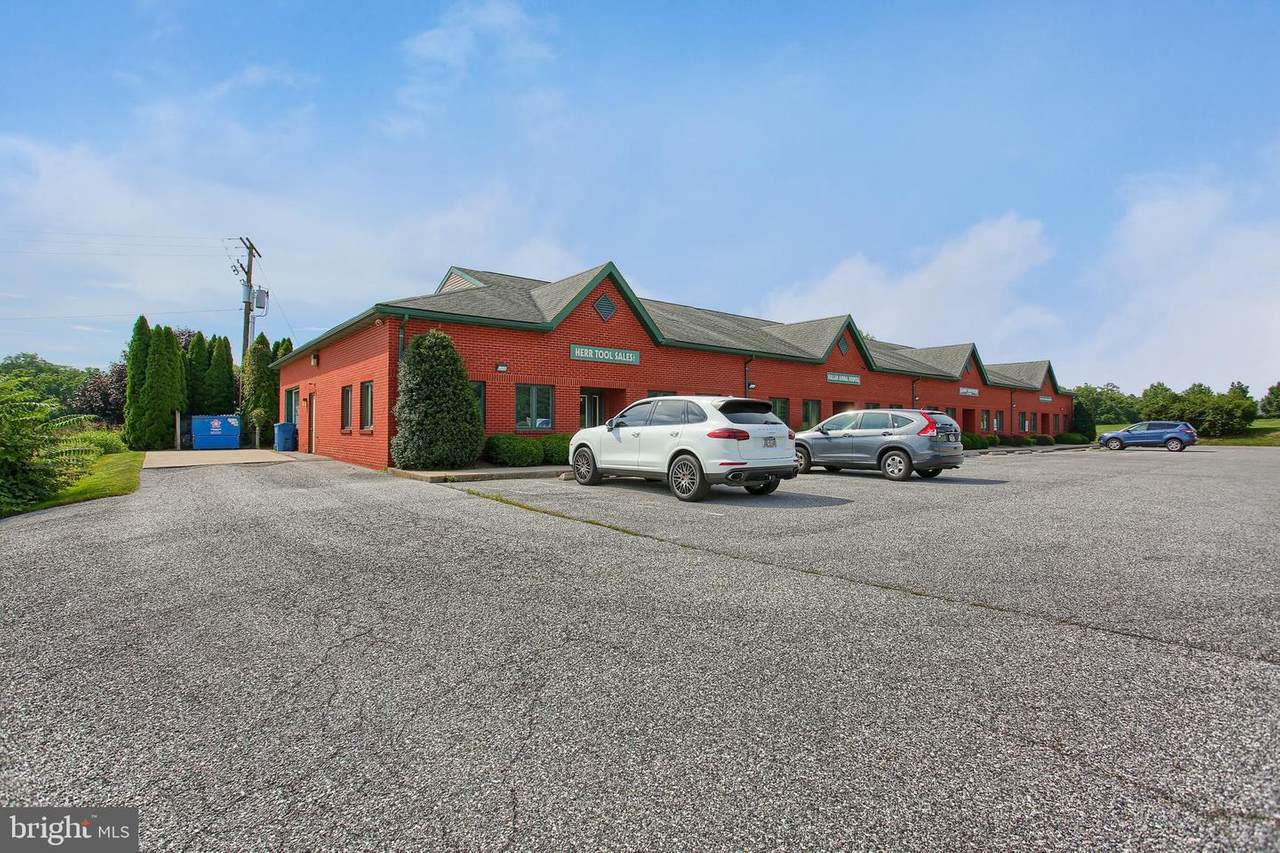 4326 Lincoln Highway - Photo 1
