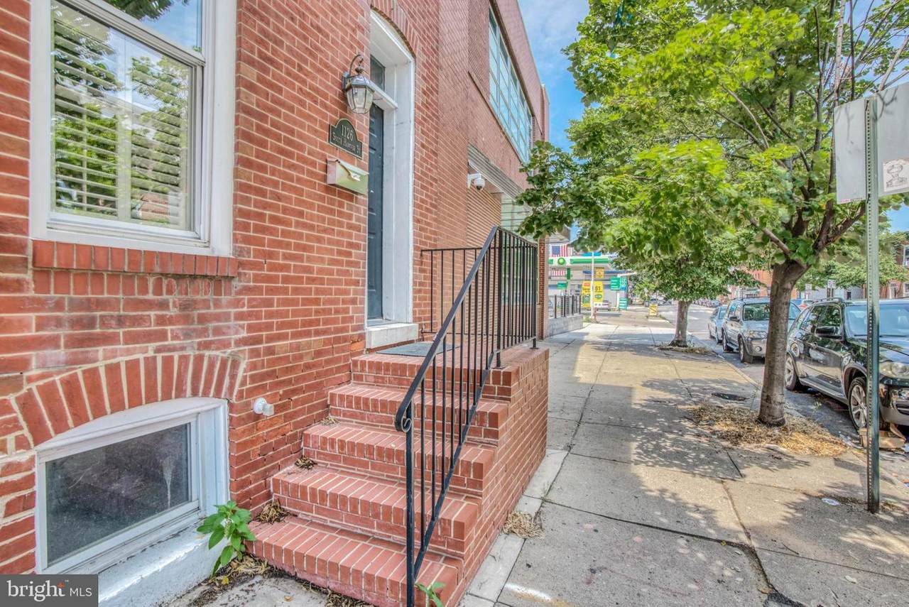 1126 Hanover Street - Photo 1