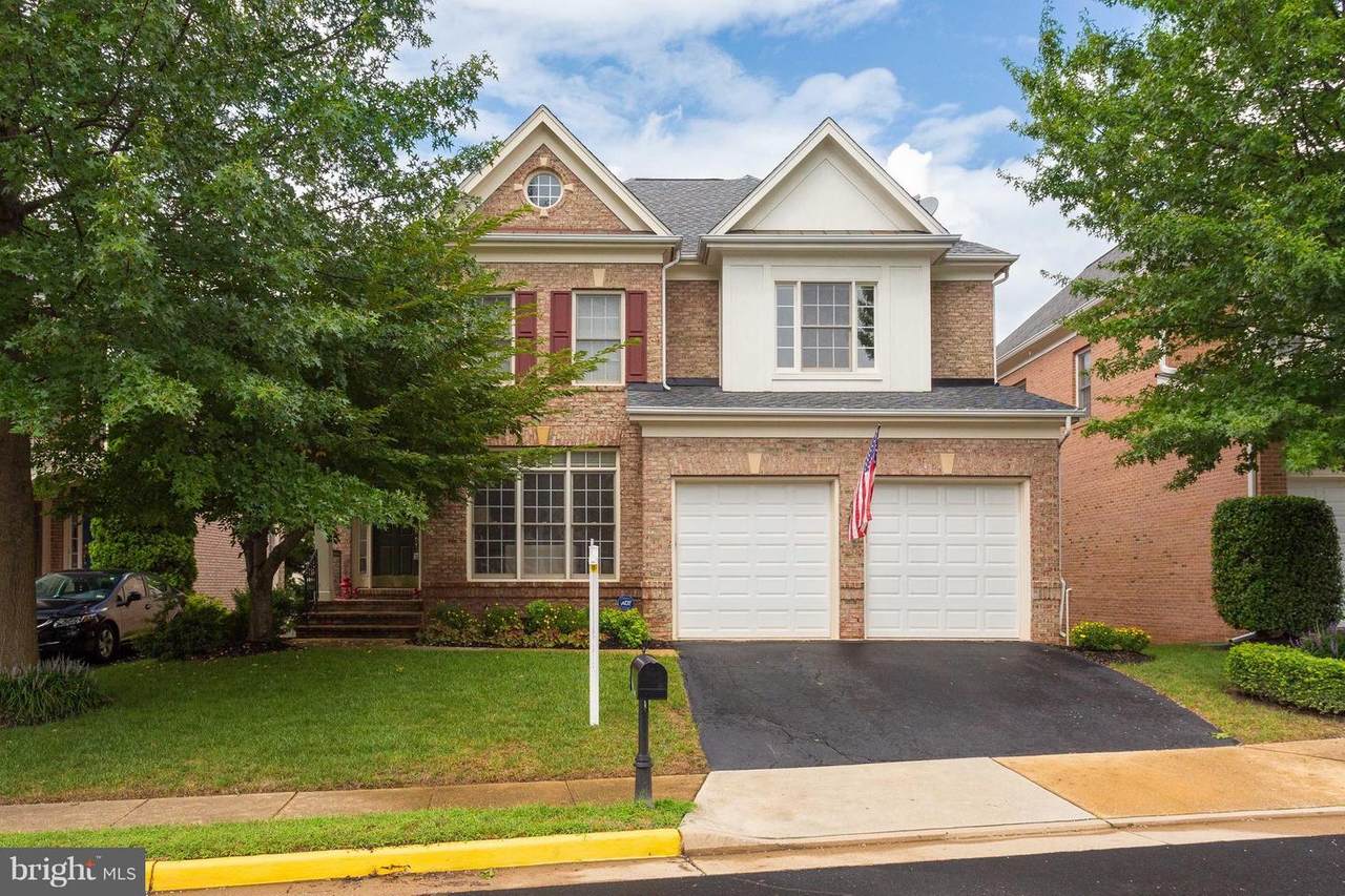 10096 Farrcroft Drive - Photo 1