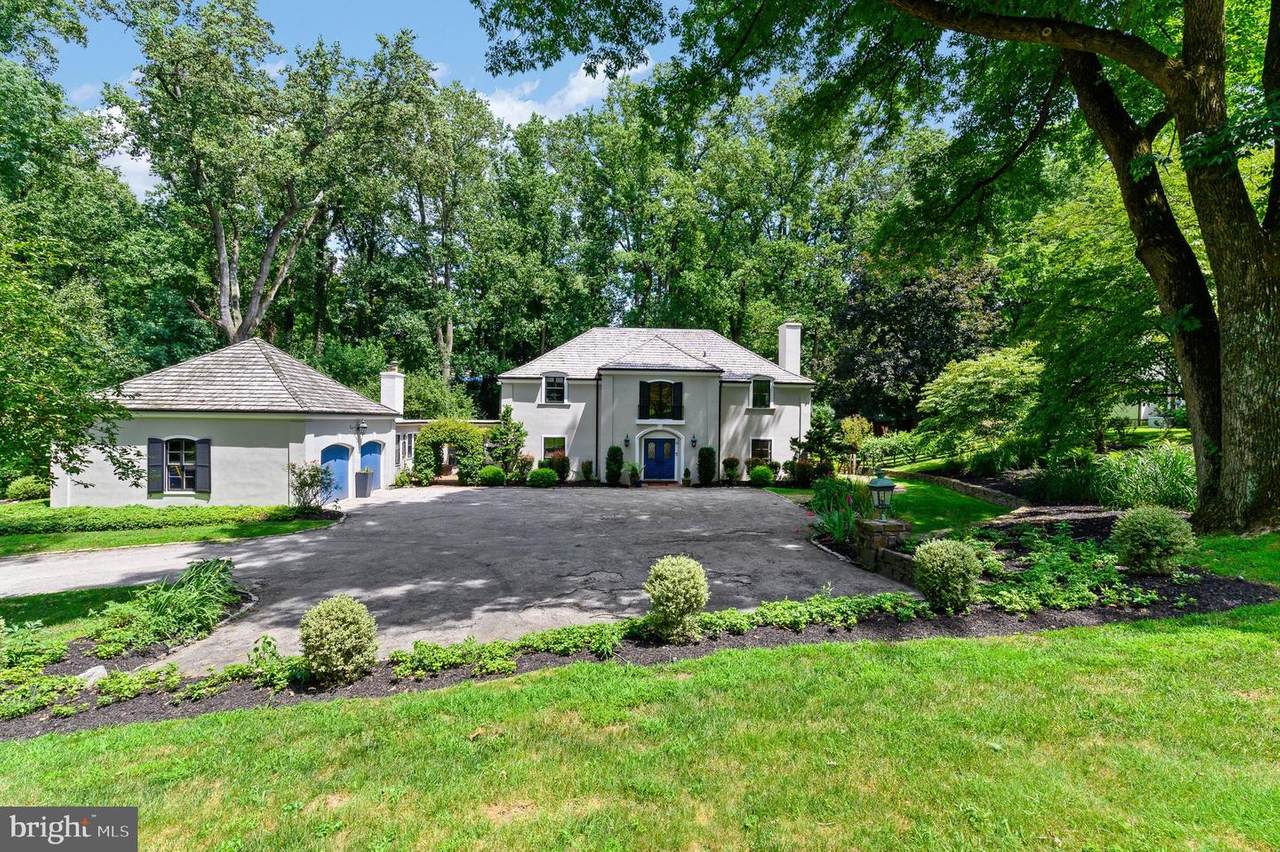 1609 Waverly Road - Photo 1