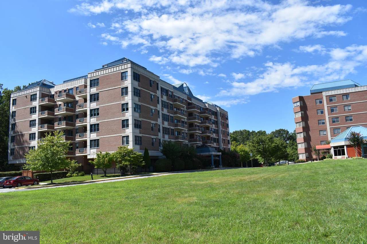 930 Astern Way - Photo 1