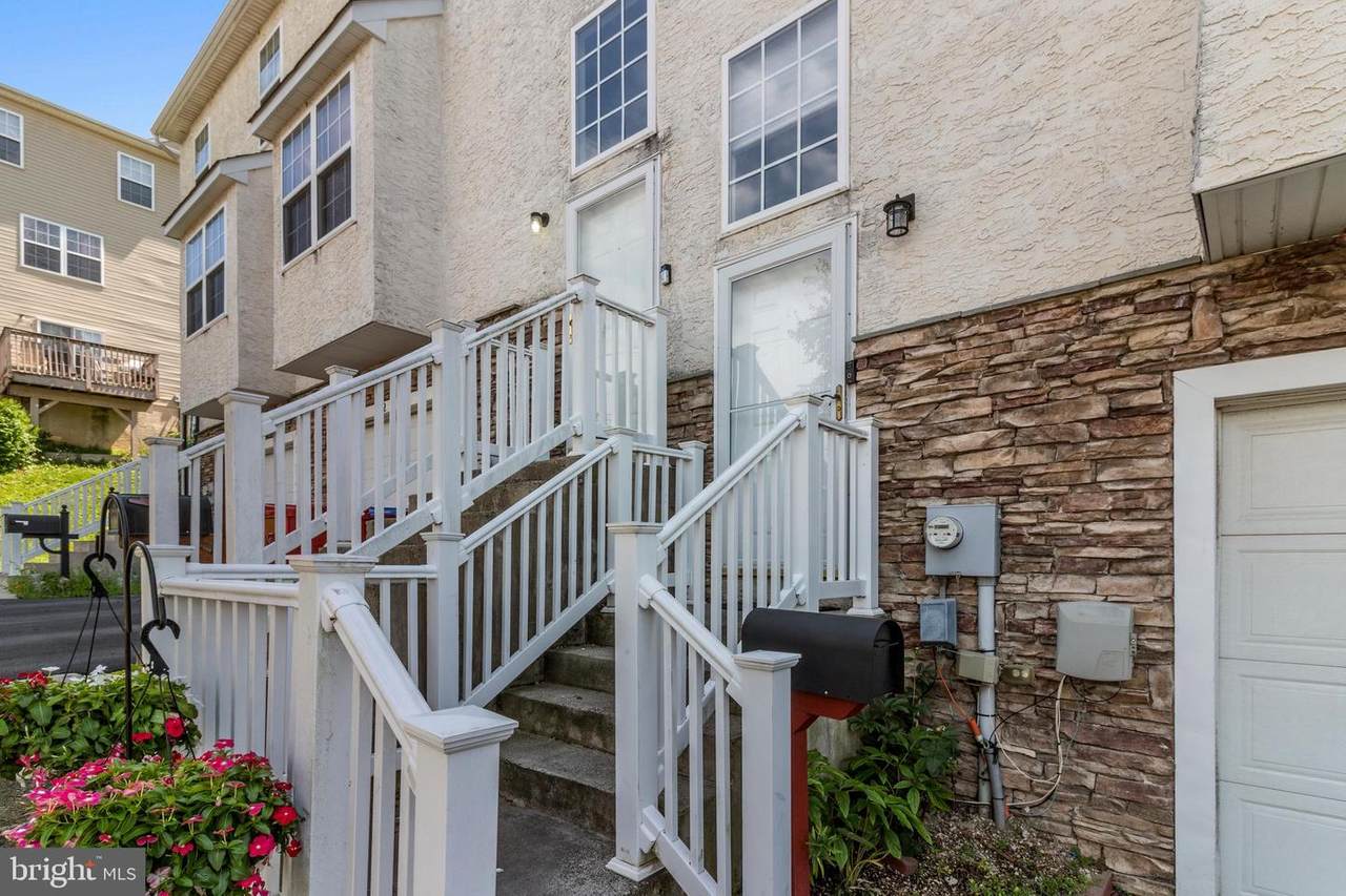 620 Elm Street - Photo 1