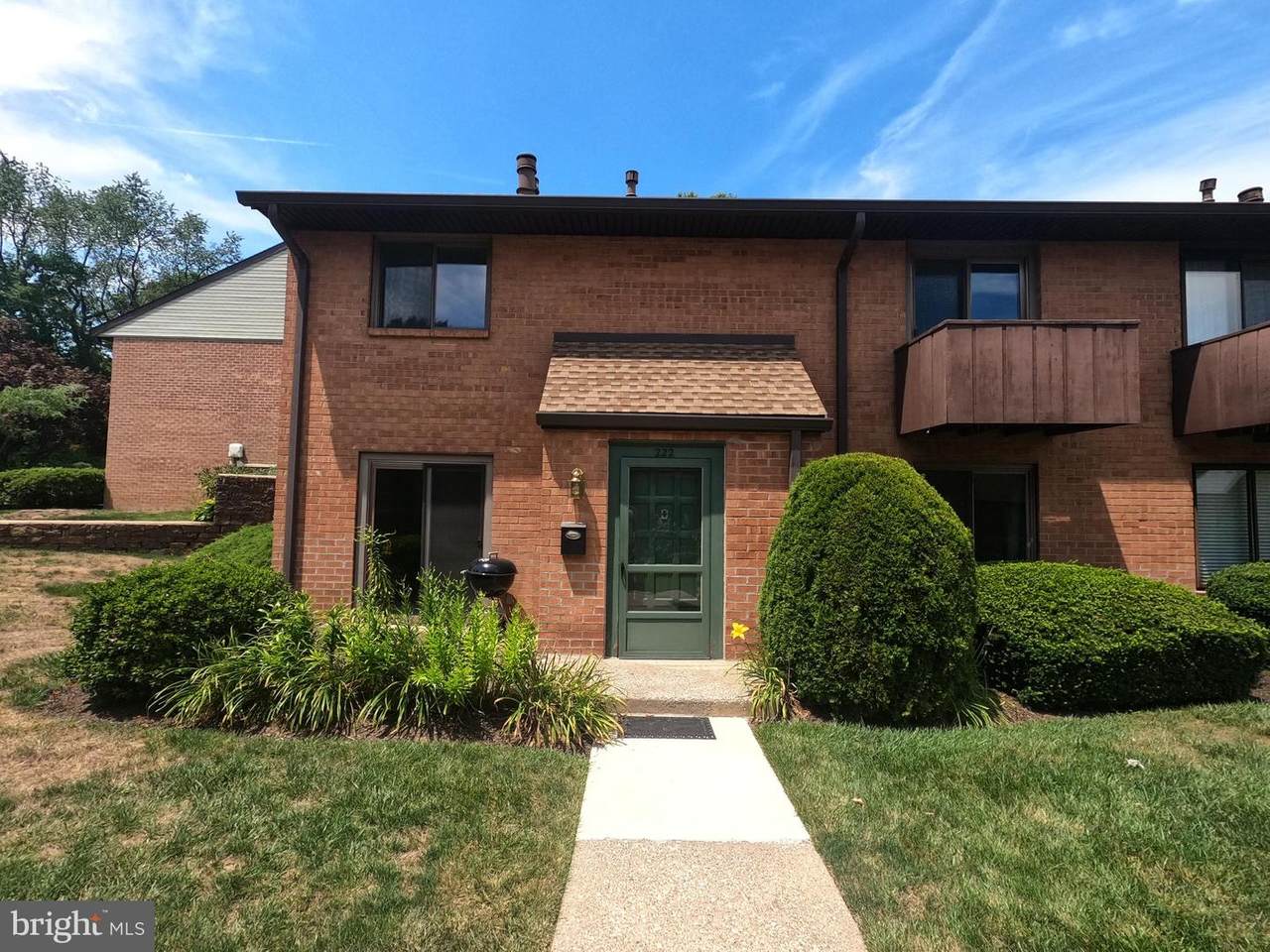 700 Ardmore Avenue - Photo 1