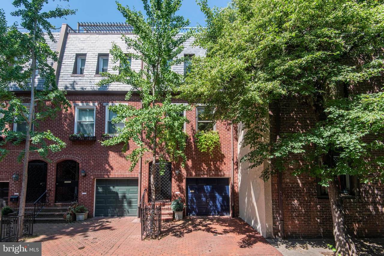120 Van Pelt Street - Photo 1