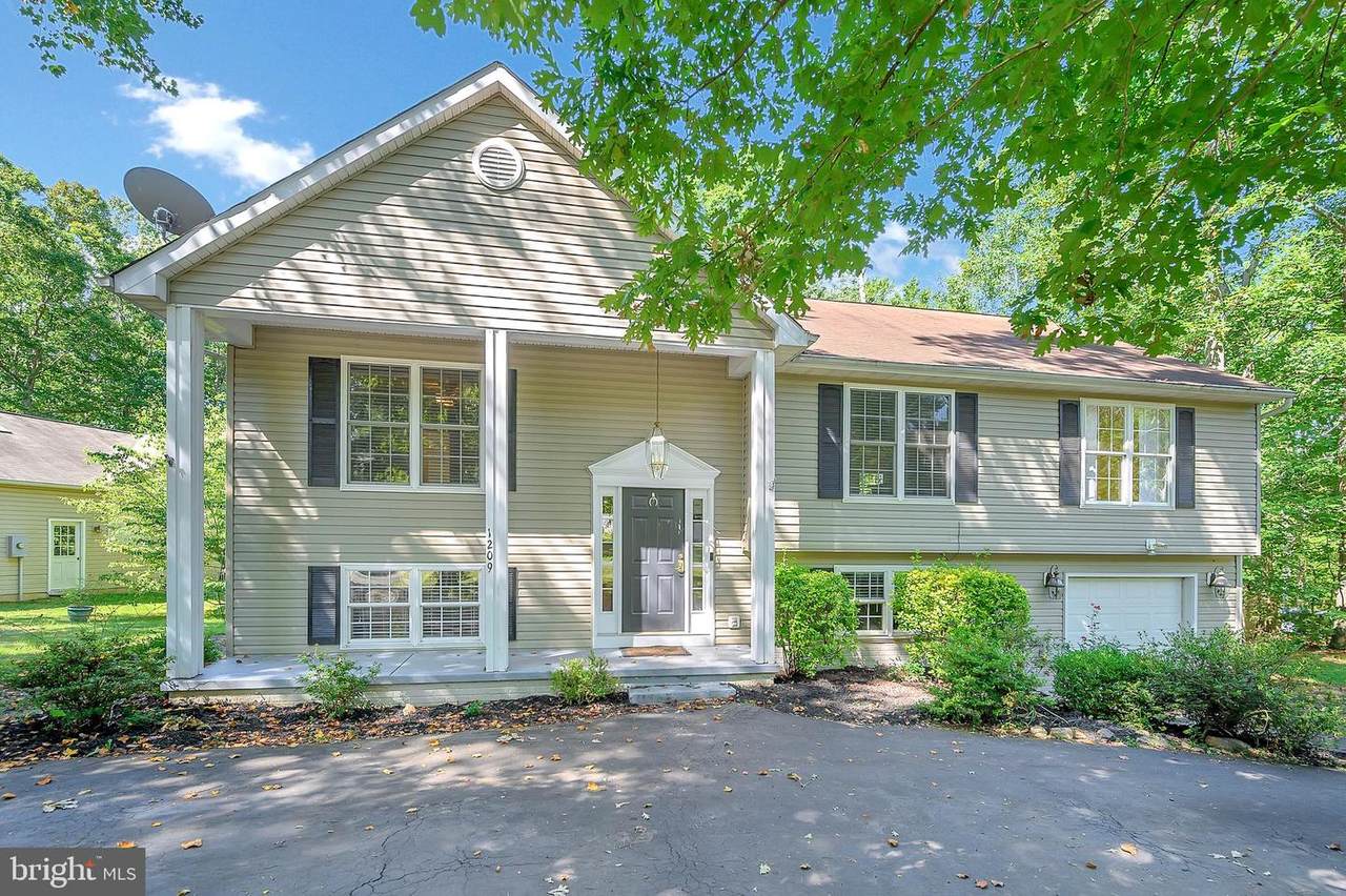 1209 Confederate Drive - Photo 1