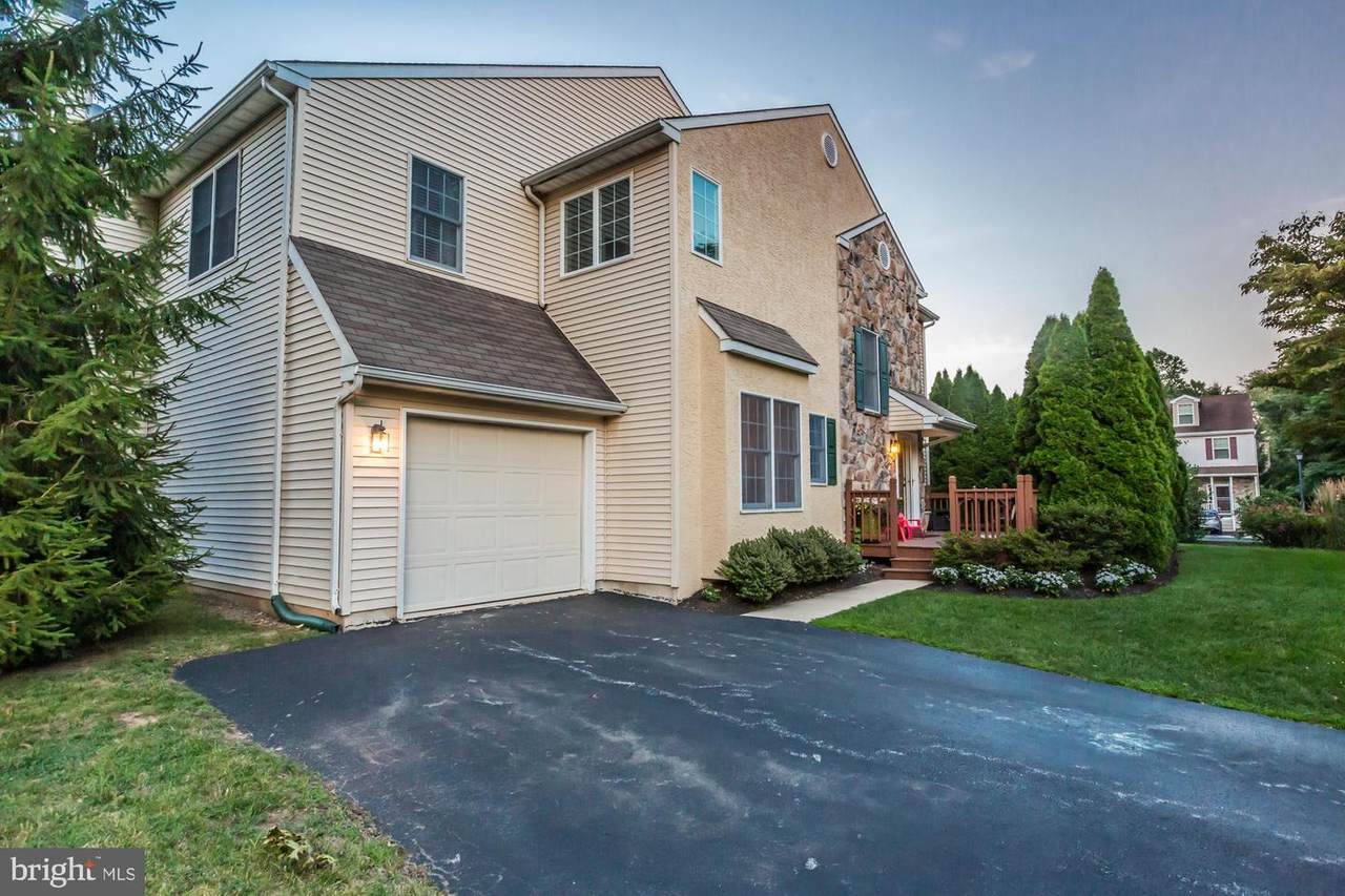 2 Kerry Lane - Photo 1