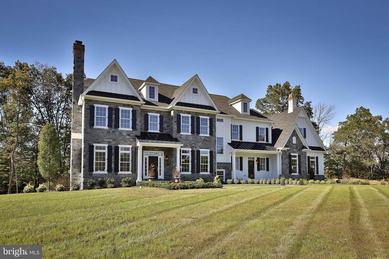 1 Gypsian Way - Photo 1