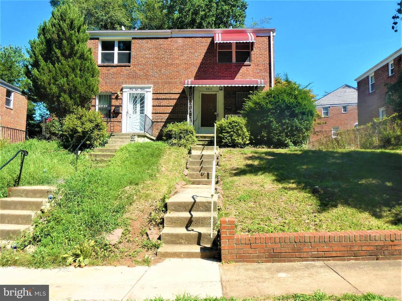3813 Parkview Avenue - Photo 1