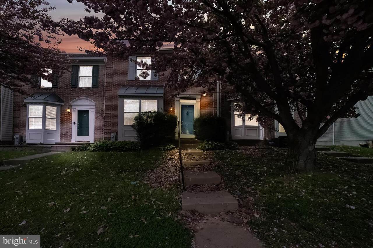 330 Overlea Place - Photo 1
