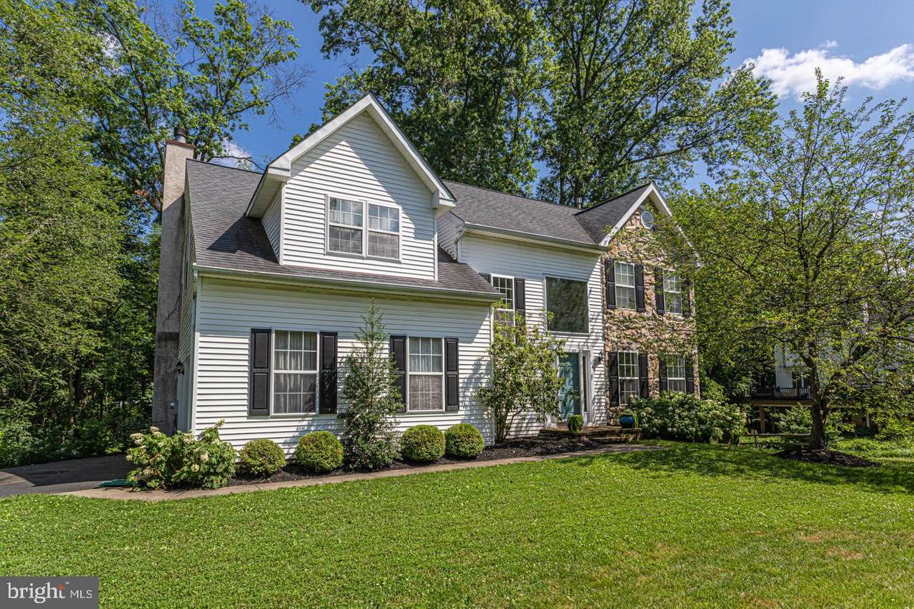 3916 Boxwood Circle - Photo 1