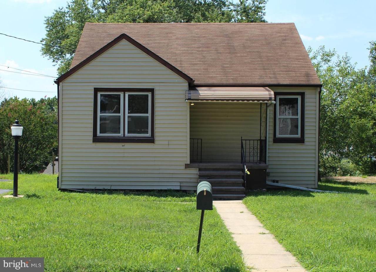 1930 Bell Avenue - Photo 1