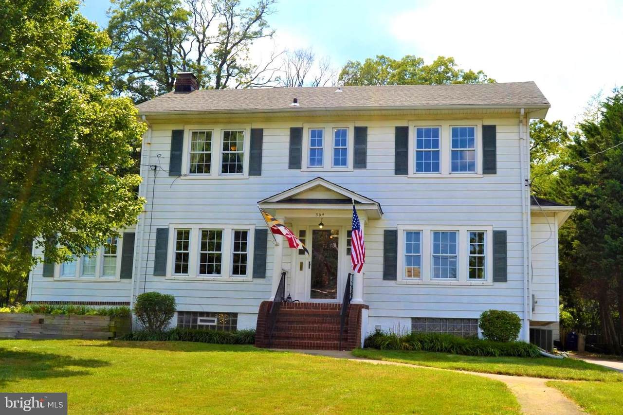 304 Hilton Avenue - Photo 1