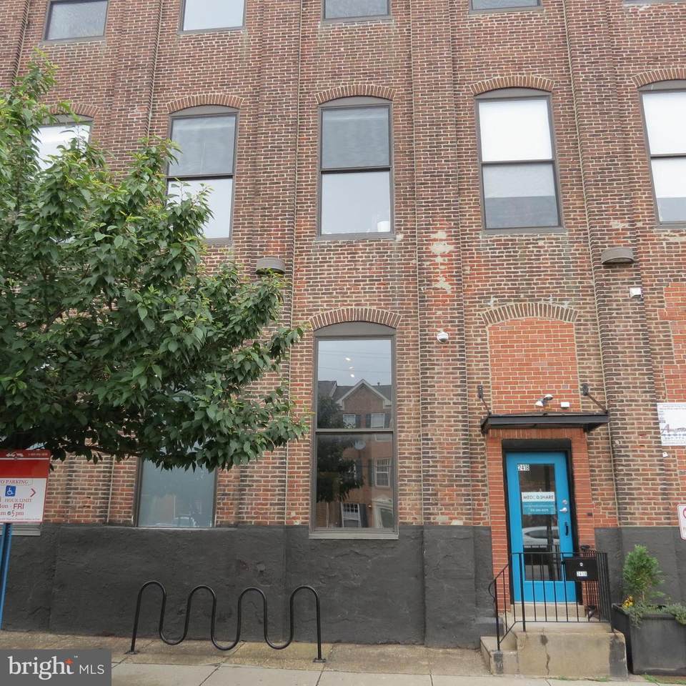 2418 E. YORK ST - Photo 1
