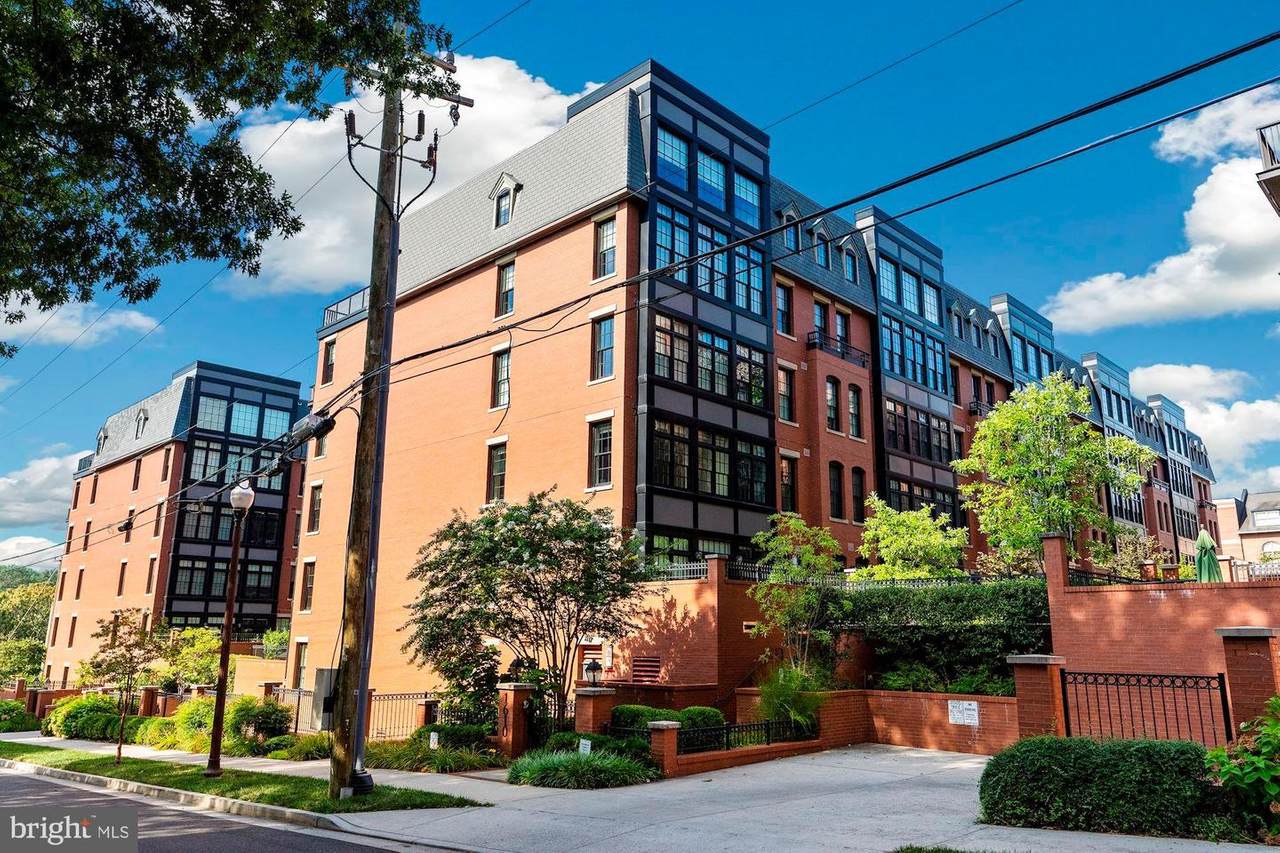 1610 Queen Street - Photo 1