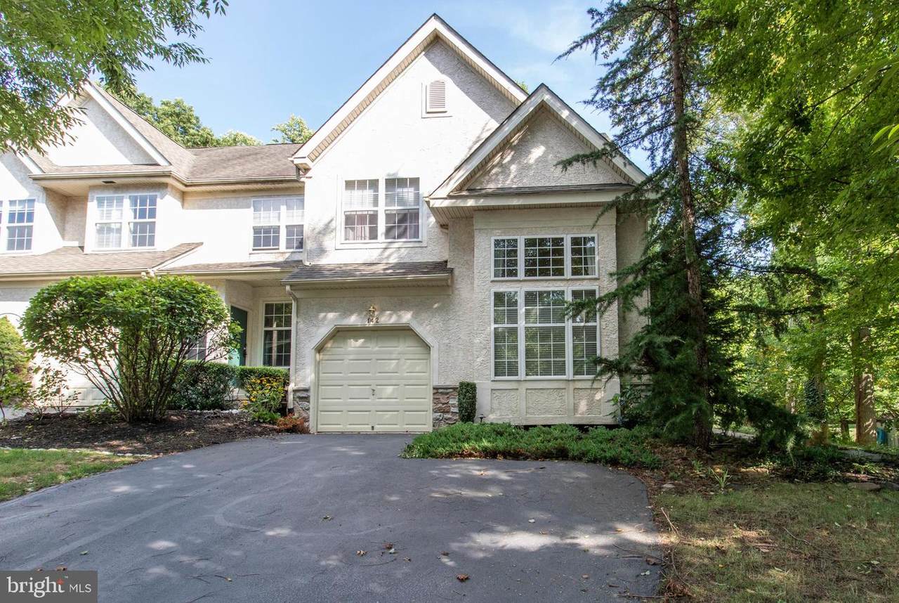 142 Green Valley Circle - Photo 1