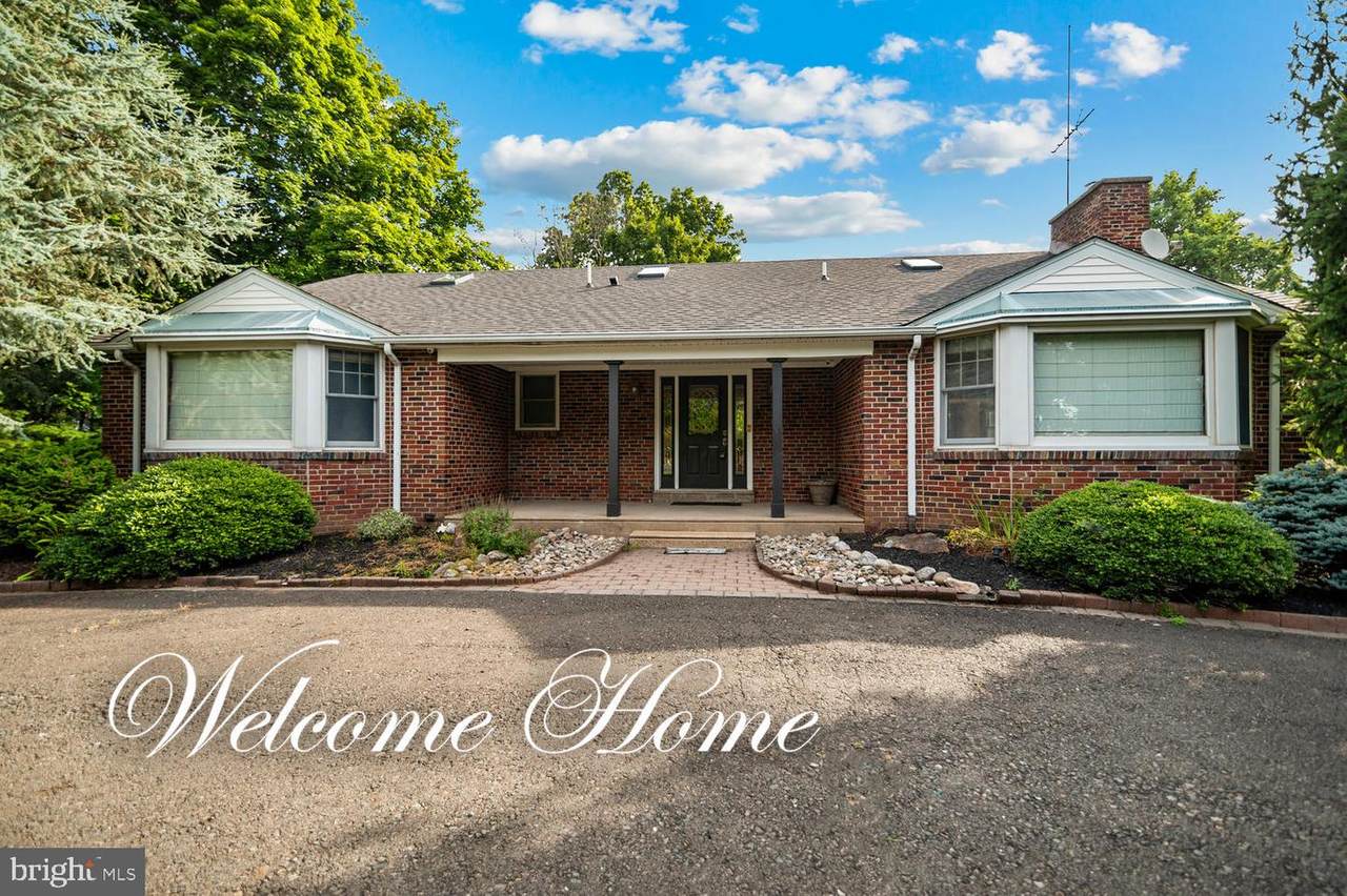 2195 Warwick Road - Photo 1
