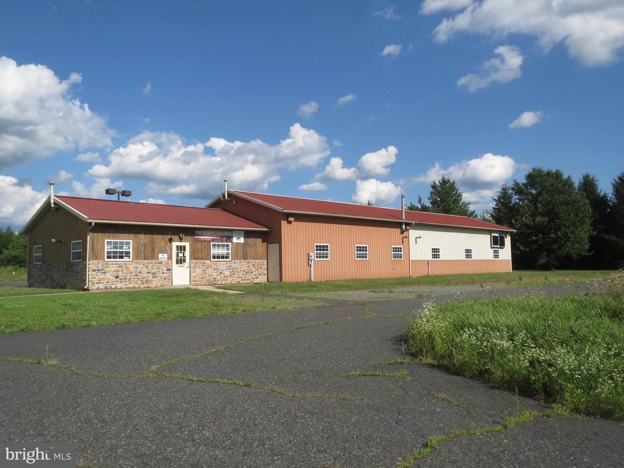 998 Gravel Pike - Photo 1
