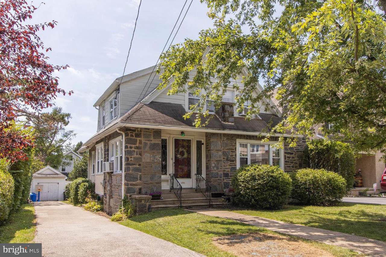 2306 Oakmont Avenue - Photo 1