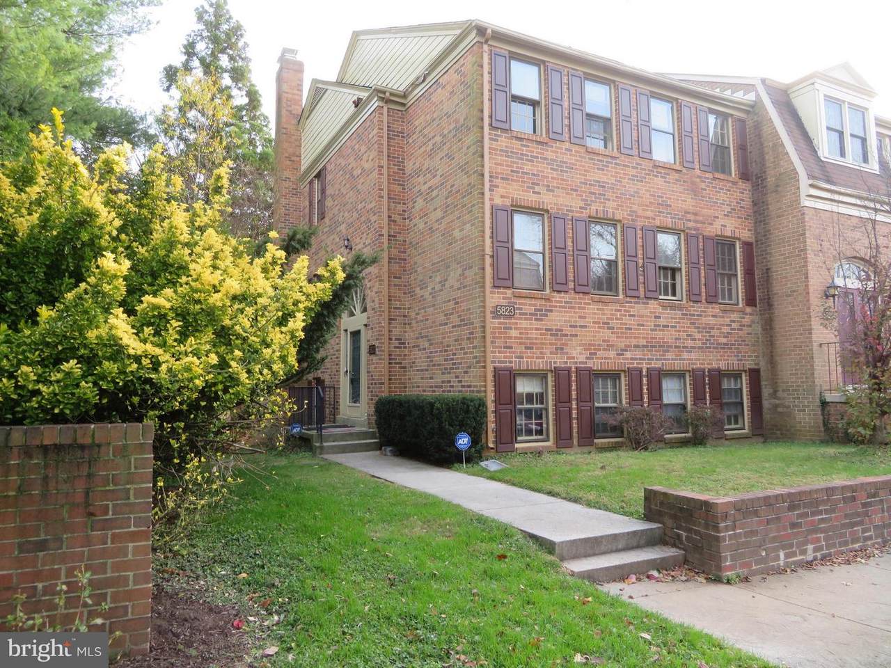 5823 Tudor Lane - Photo 1