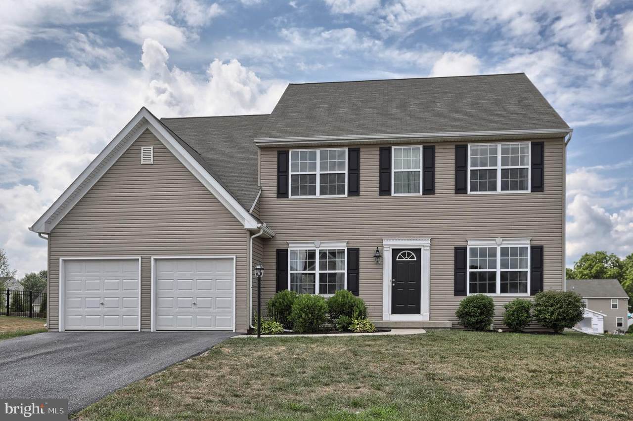 627 Saddle Road - Photo 1