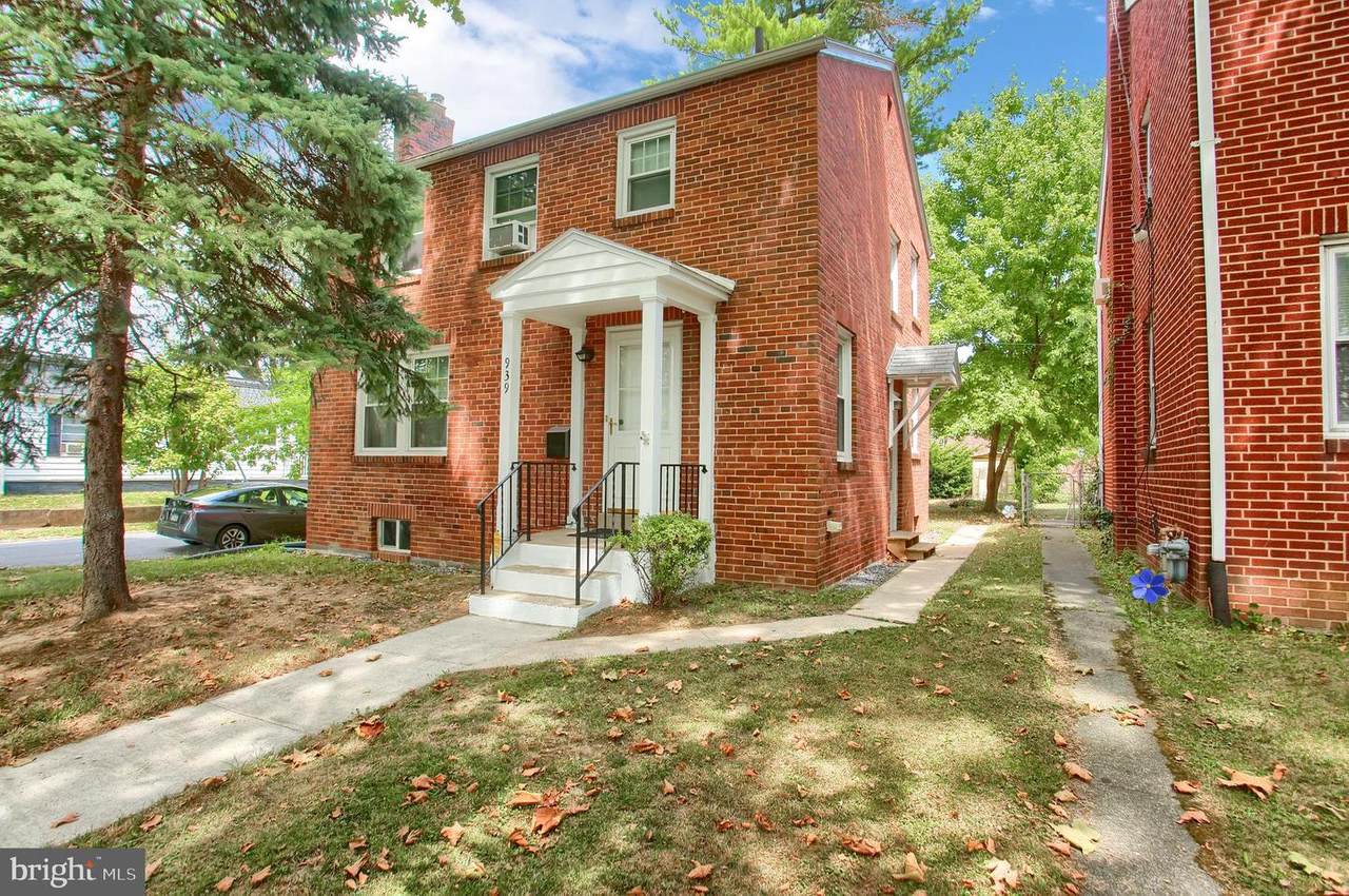 939 16TH Street - Photo 1