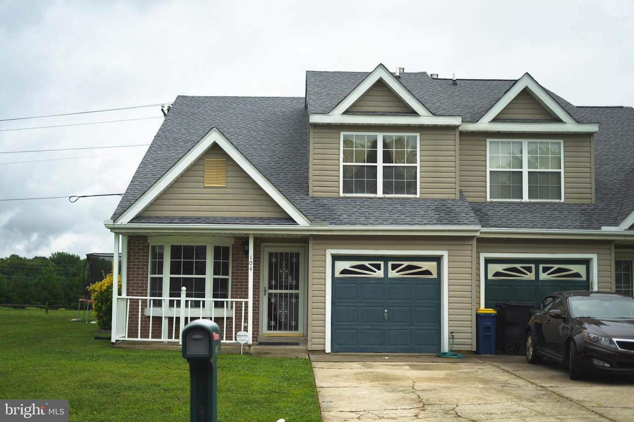 104 Trafalgar Drive - Photo 1