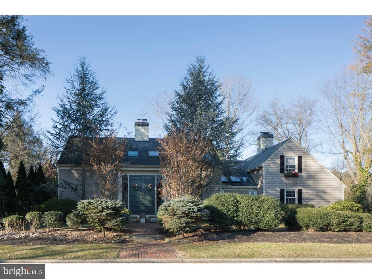 404 Elm Street - Photo 1