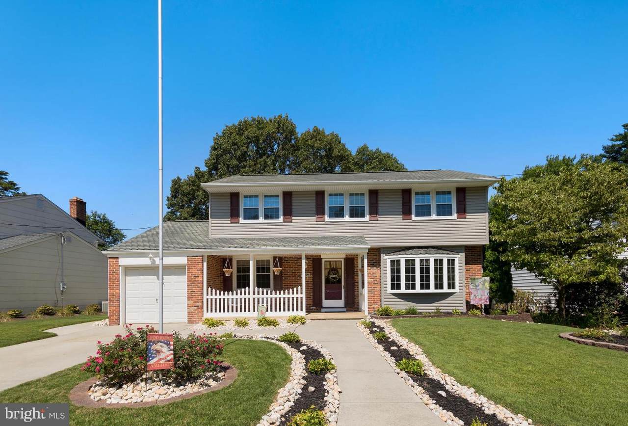 36 Saint Regis Drive - Photo 1
