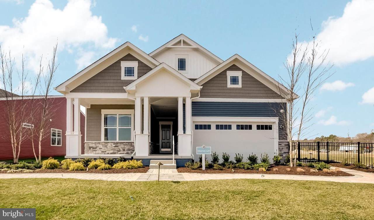 221 Northern Oak Street - Photo 1