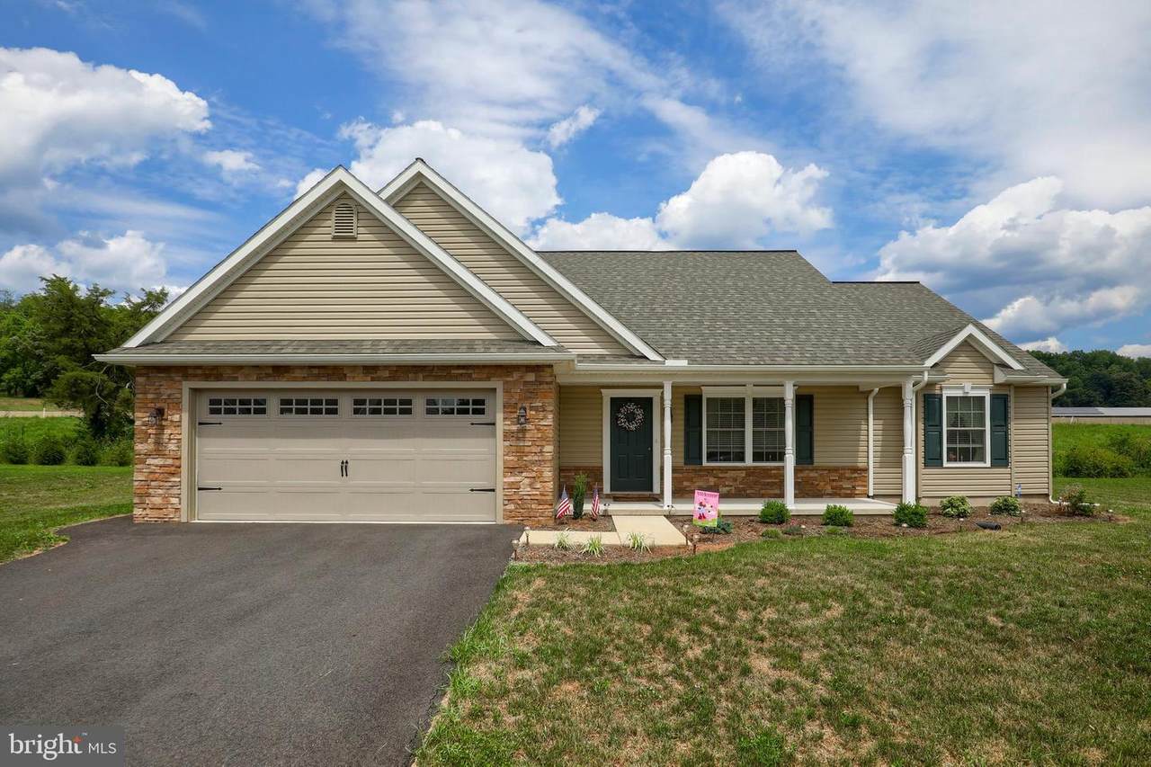 213 Abbey Lane - Photo 1