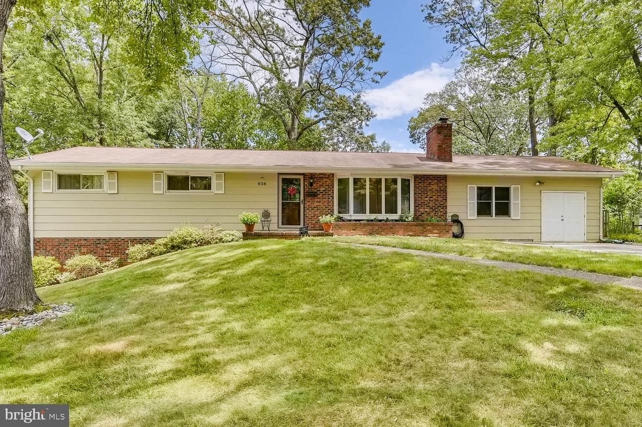 838 Cottonwood Drive - Photo 1