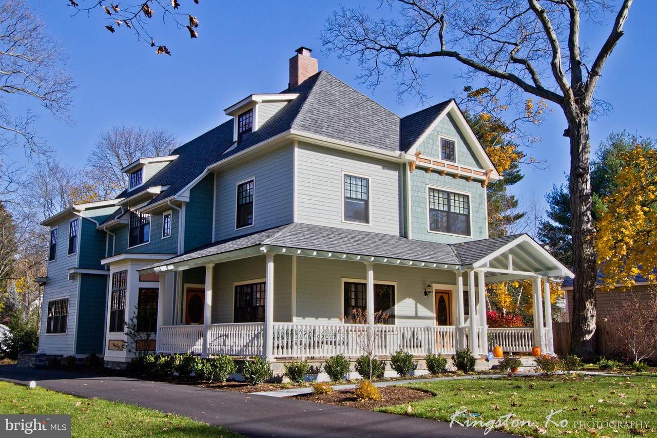 227 Lansdowne Avenue - Photo 1