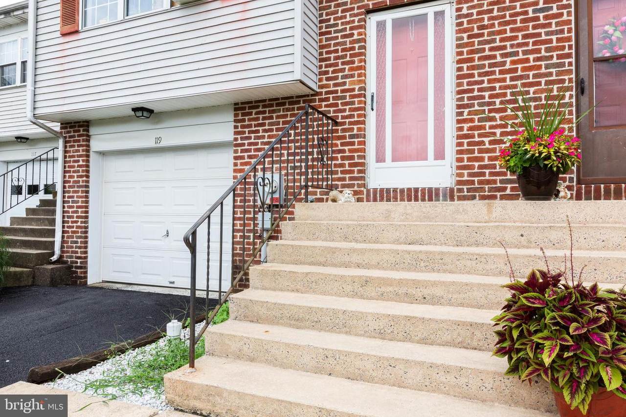119 Pickwick Place - Photo 1