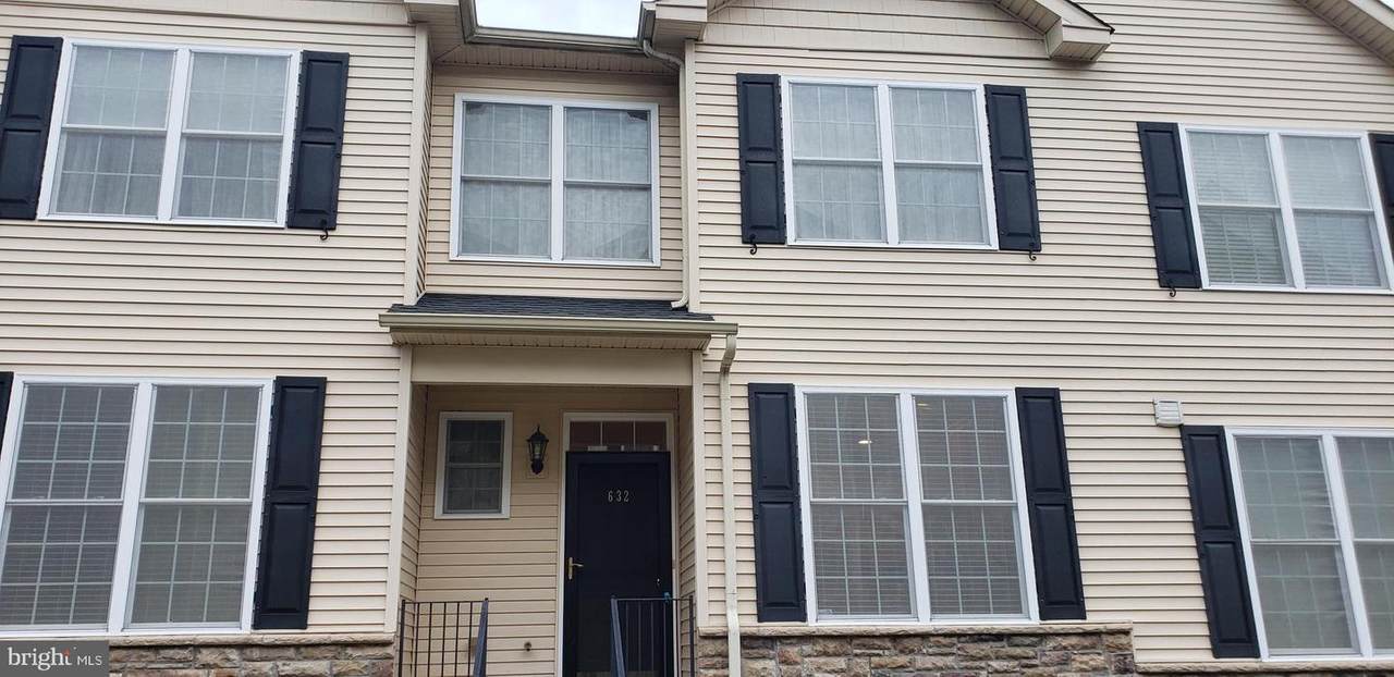 632 Brentwood Court - Photo 1