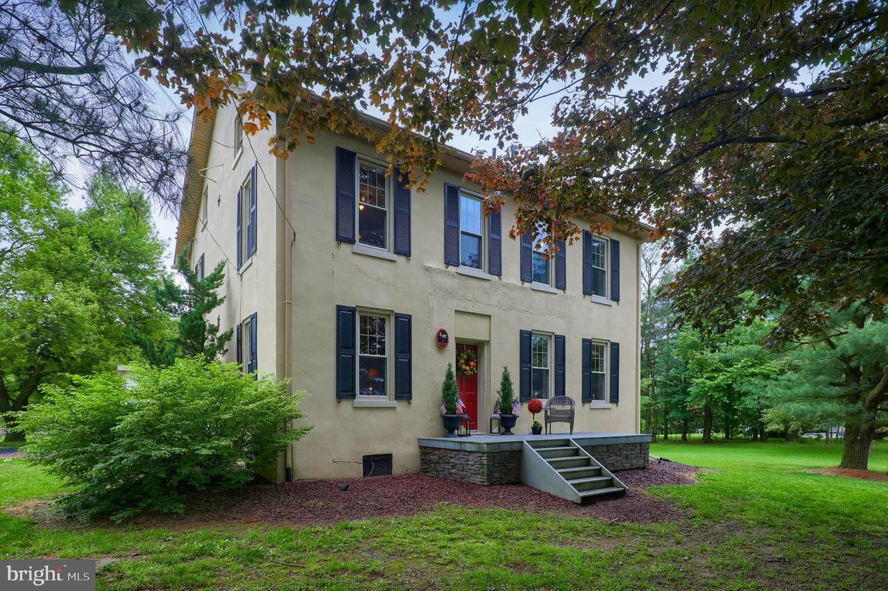 410 Wegman Road - Photo 1
