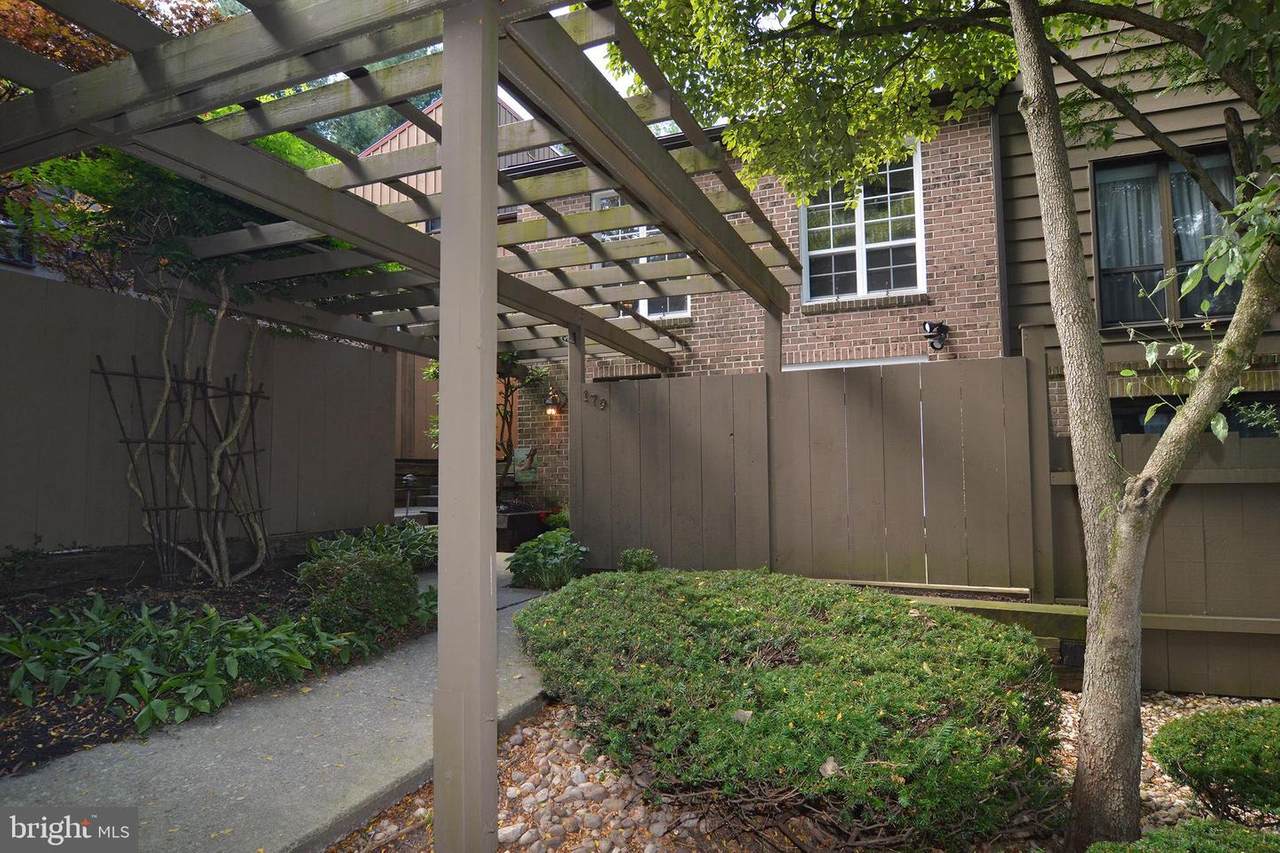179 Oakmont Court - Photo 1