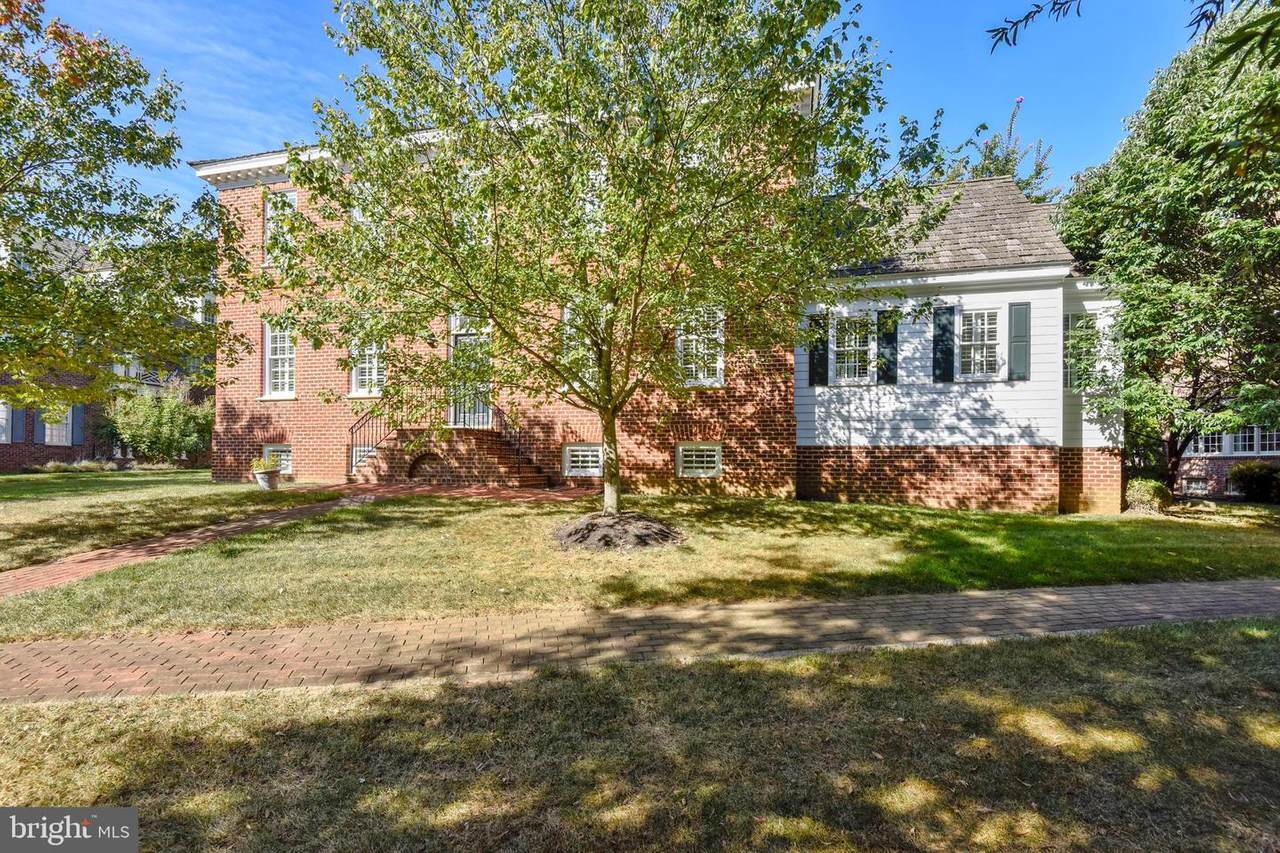 9880 Palace Green Way - Photo 1