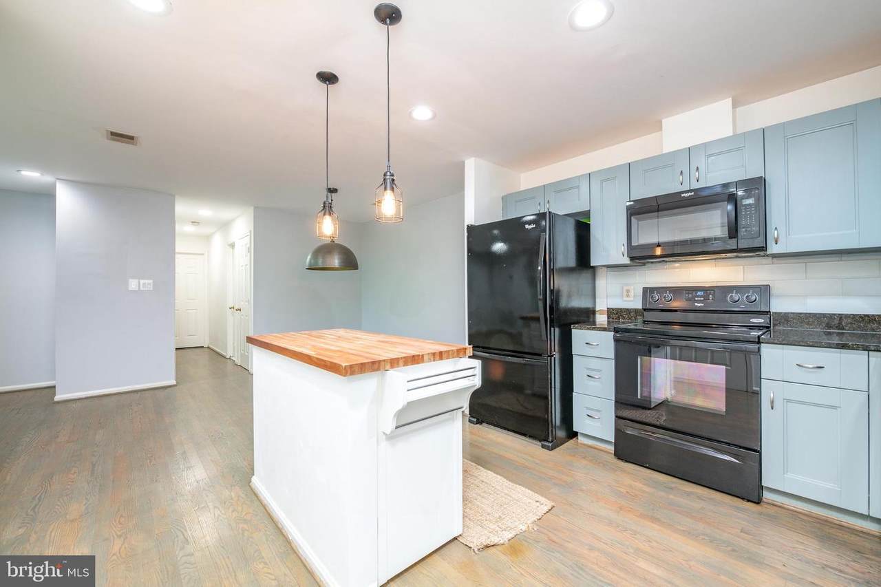 2802 Lee Oaks Place - Photo 1