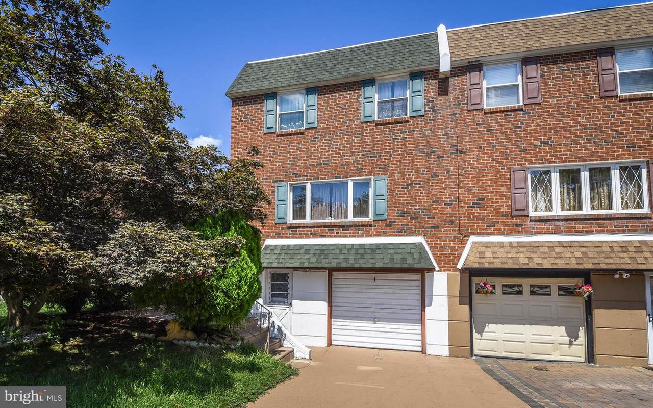 411 Larkspur Street - Photo 1