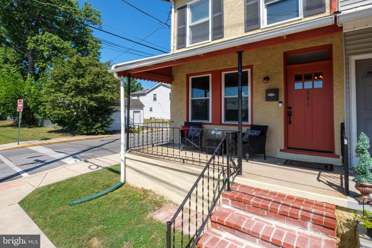 701 Barnard Street - Photo 1