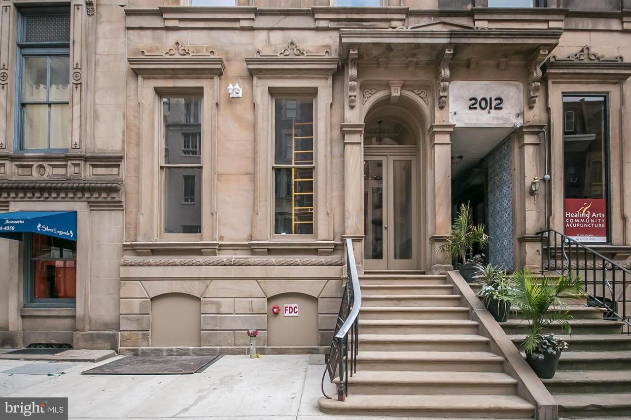 2010 Walnut Street - Photo 1